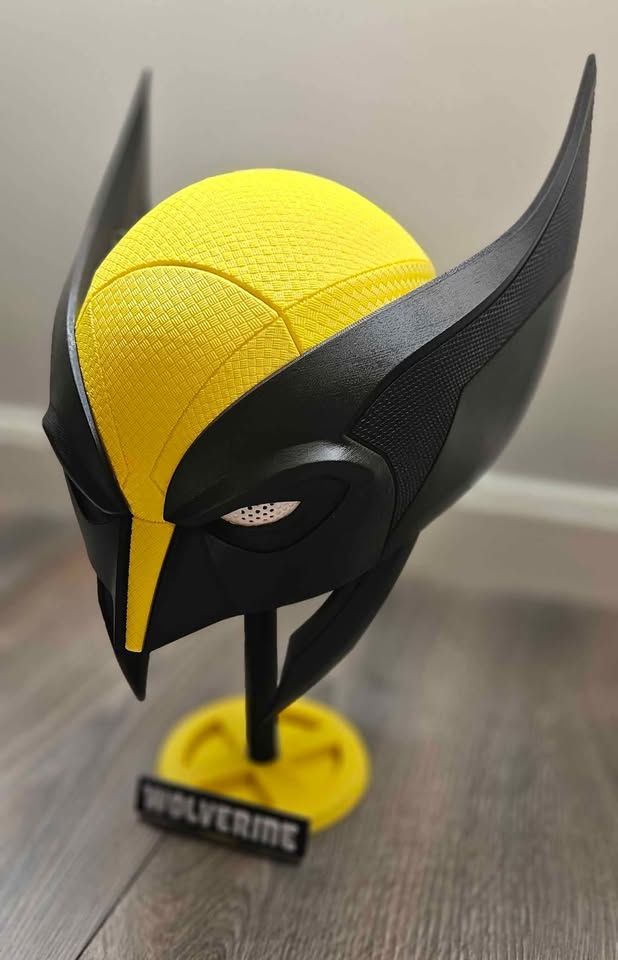 Wolverine-inspired helmet